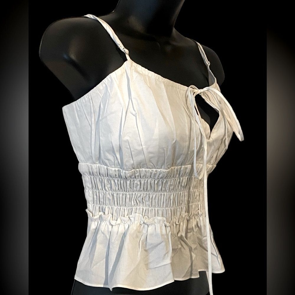New Wayf sexy white smocked camisole / corset crop top adj. straps NWOT size S.
